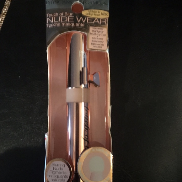 Physicians Formula Nude Wear Touch of Blur Conceal - Picture 1 of 3